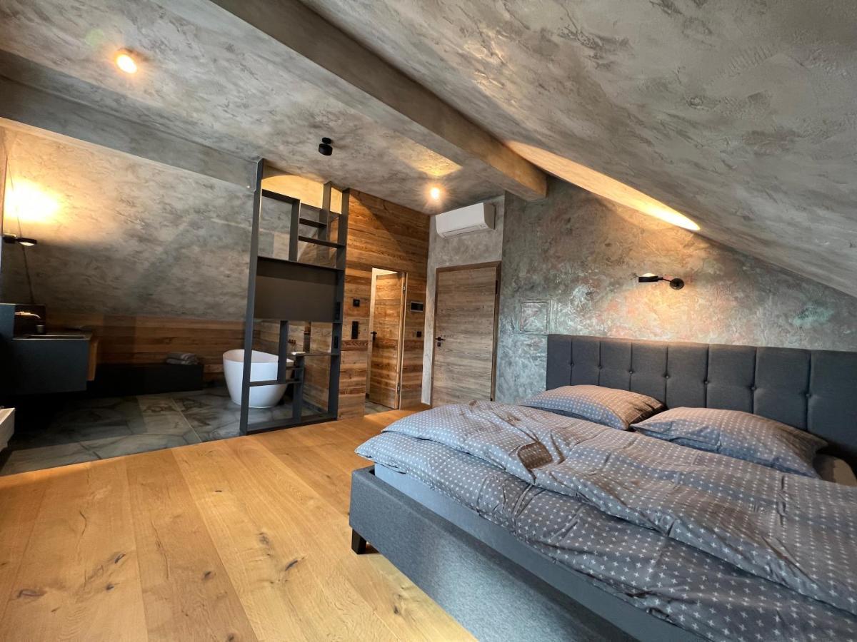 Appartement Der Extraklasse Mit Whirlpool Roding Esterno foto